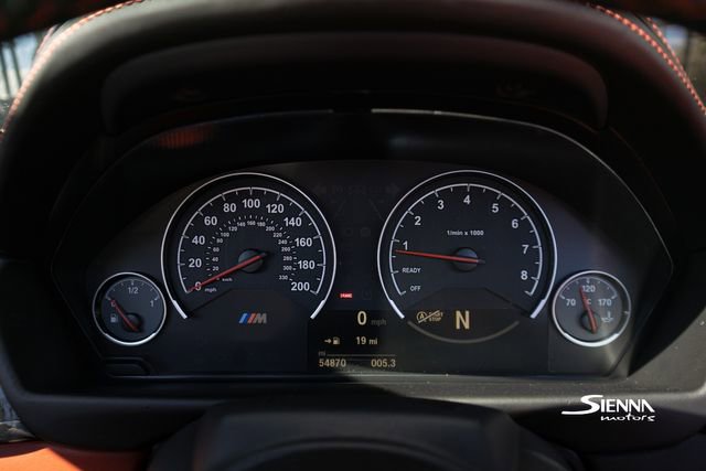 Used 2018 BMW M4 Convertible image 35