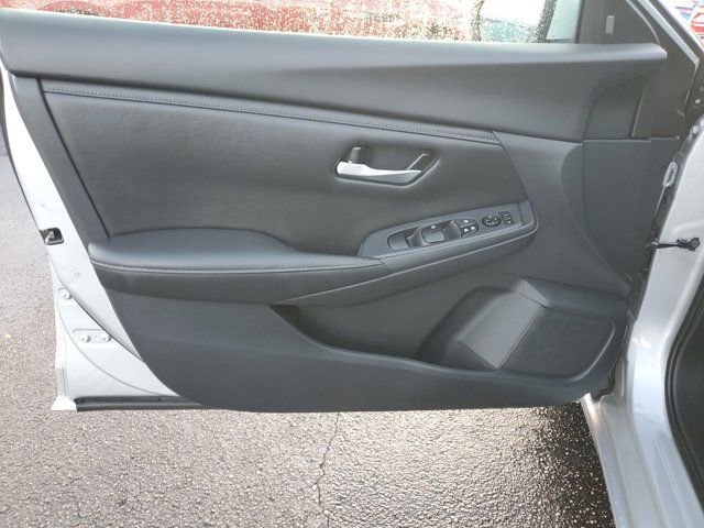 Used 2023 Nissan Sentra SV image 14