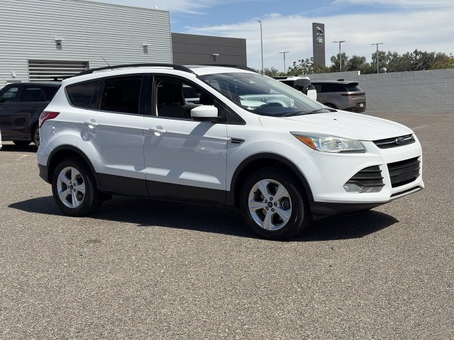 Used 2015 Ford Escape SE w/ Equipment Group 201A FWD image 4