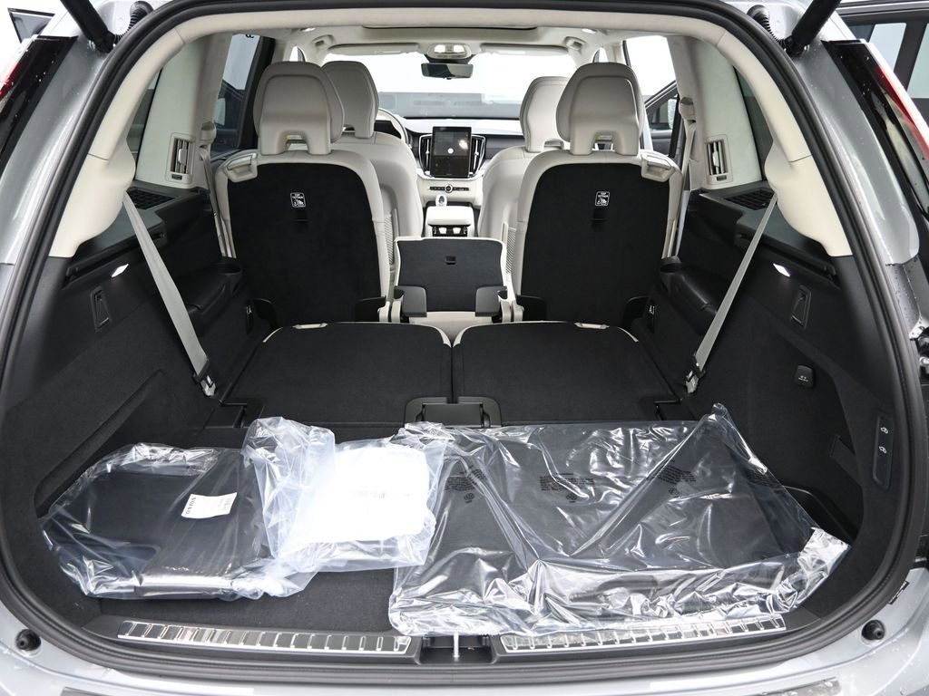 New 2026 Volvo XC90 B6 Ultra w/ Lounge Package image 19