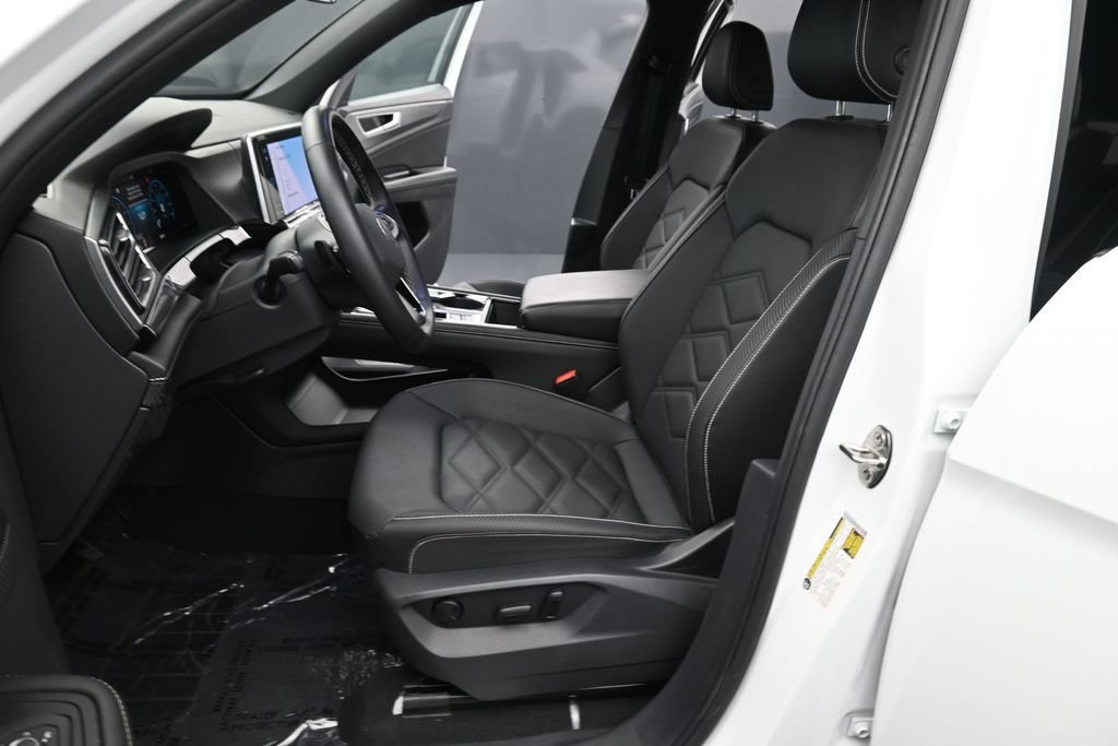 Used 2025 Volkswagen Atlas Cross Sport SE FWD image 24