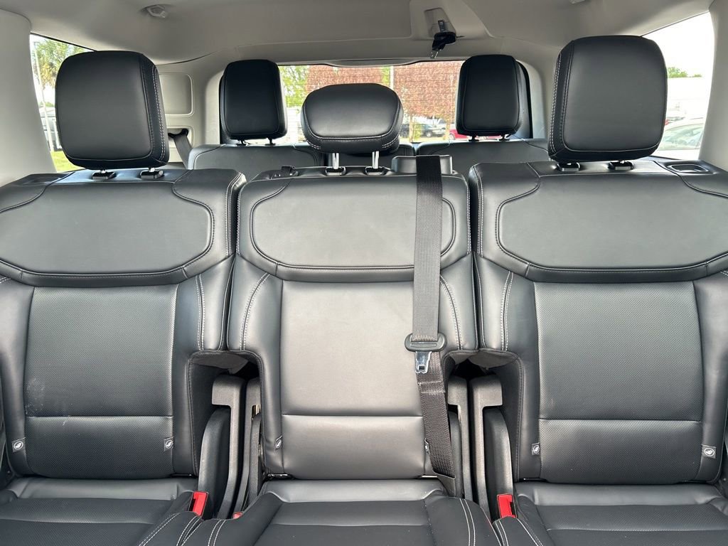 Used 2025 Ford Expedition Platinum w/ Driver's Package image 13