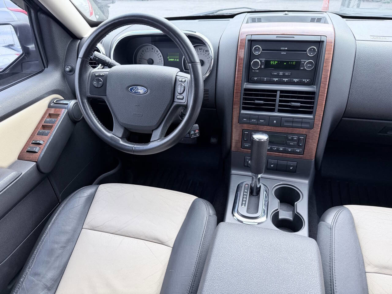Used 2010 Ford Explorer Eddie Bauer image 17