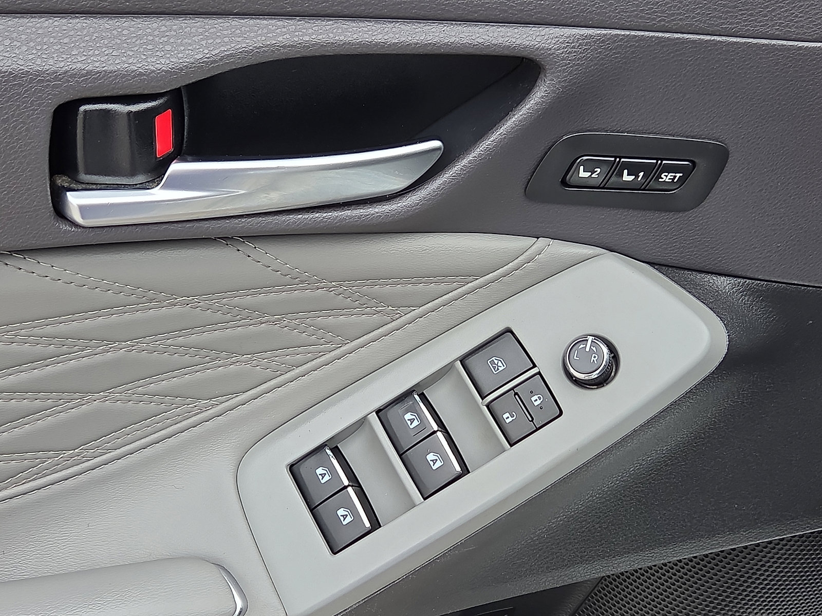 Used 2020 Toyota Avalon Limited w/ Advanced Safety Package FWD image 14