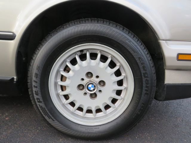 Used 1988 BMW 325i Convertible image 17