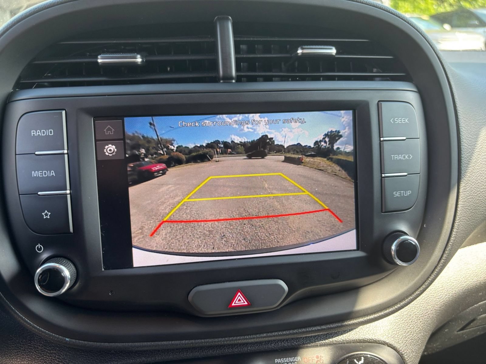Used 2025 Kia Soul LX w/ LX Technology Package FWD image 21