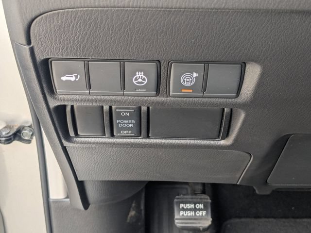 Used 2024 Nissan Armada SL w/ Captain's Chairs Package RWD image 16
