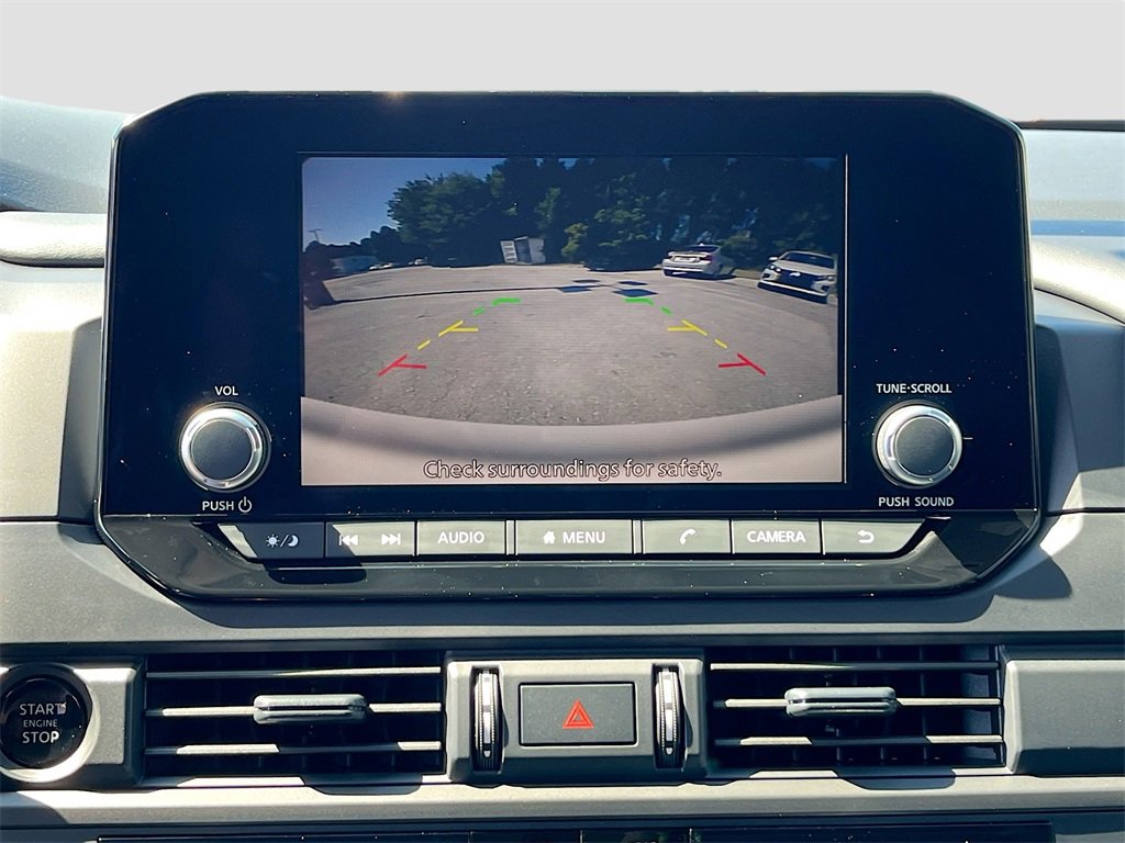 Certified 2025 Nissan Pathfinder S image 11