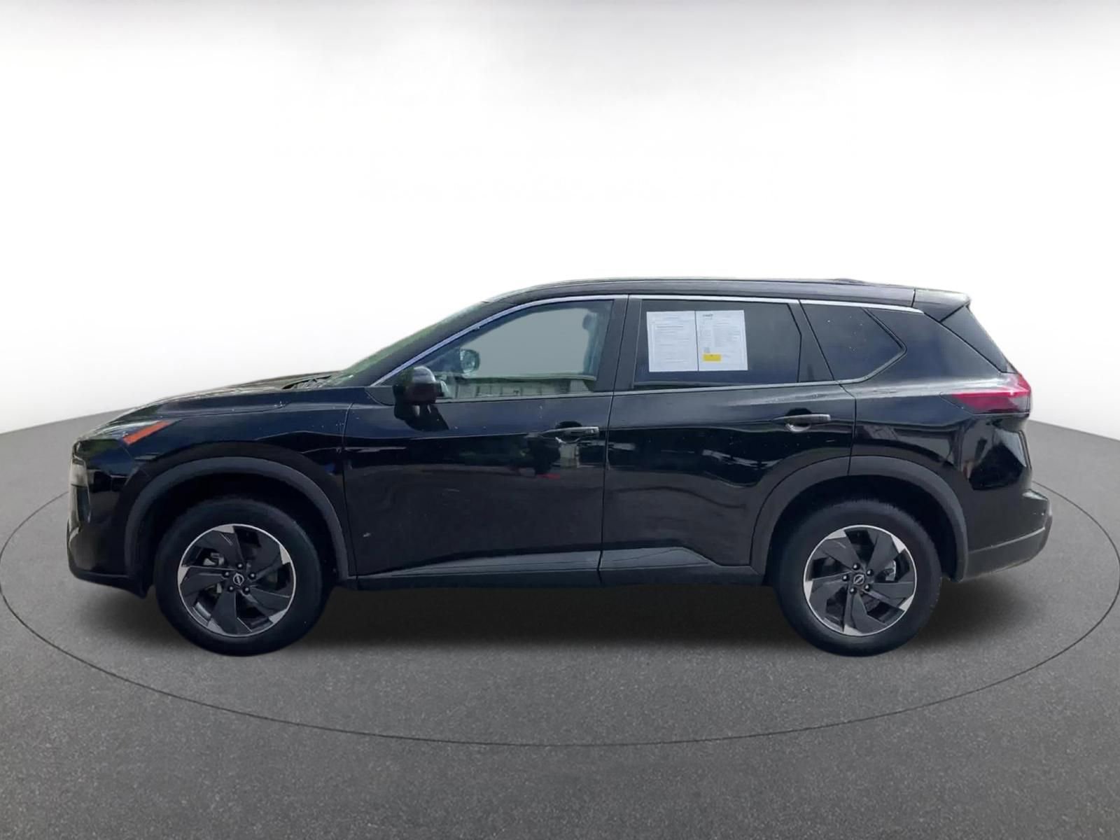 Used 2025 Nissan Rogue SV FWD image 8