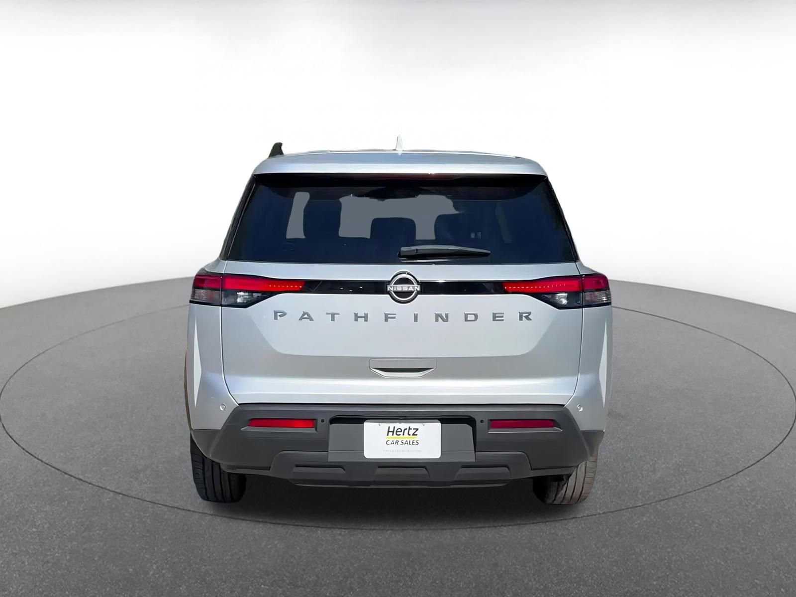Used 2025 Nissan Pathfinder SV image 12