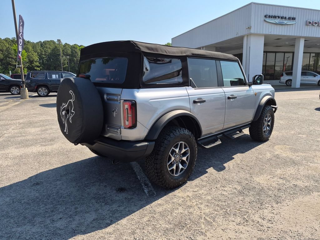Used 2024 Ford Bronco Badlands AWD/4WD image 3