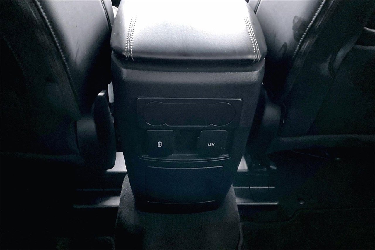 Used 2023 Ford Explorer XLT w/ Equipment Group 202A image 14