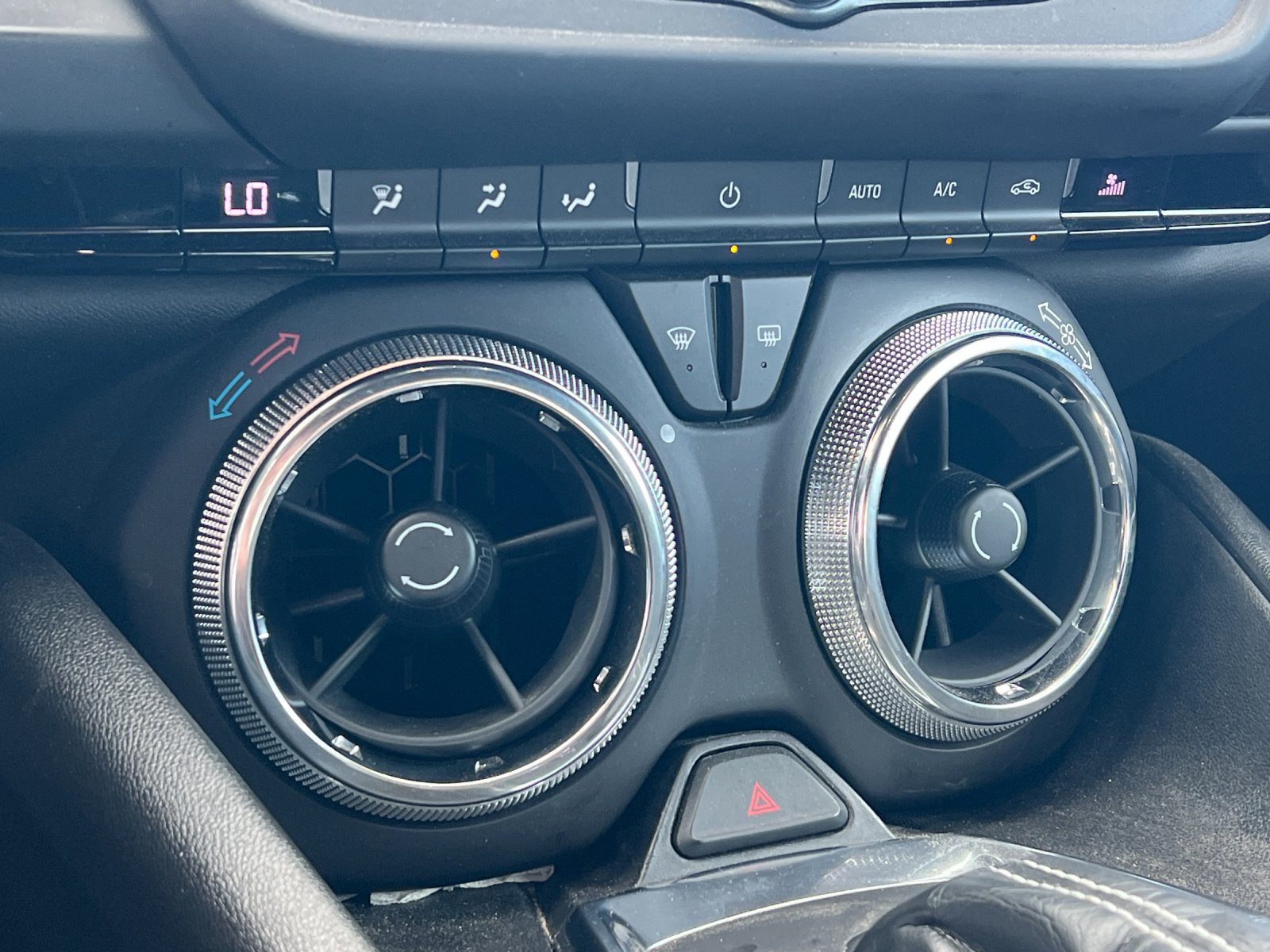 Used 2018 Chevrolet Camaro LT RWD image 19