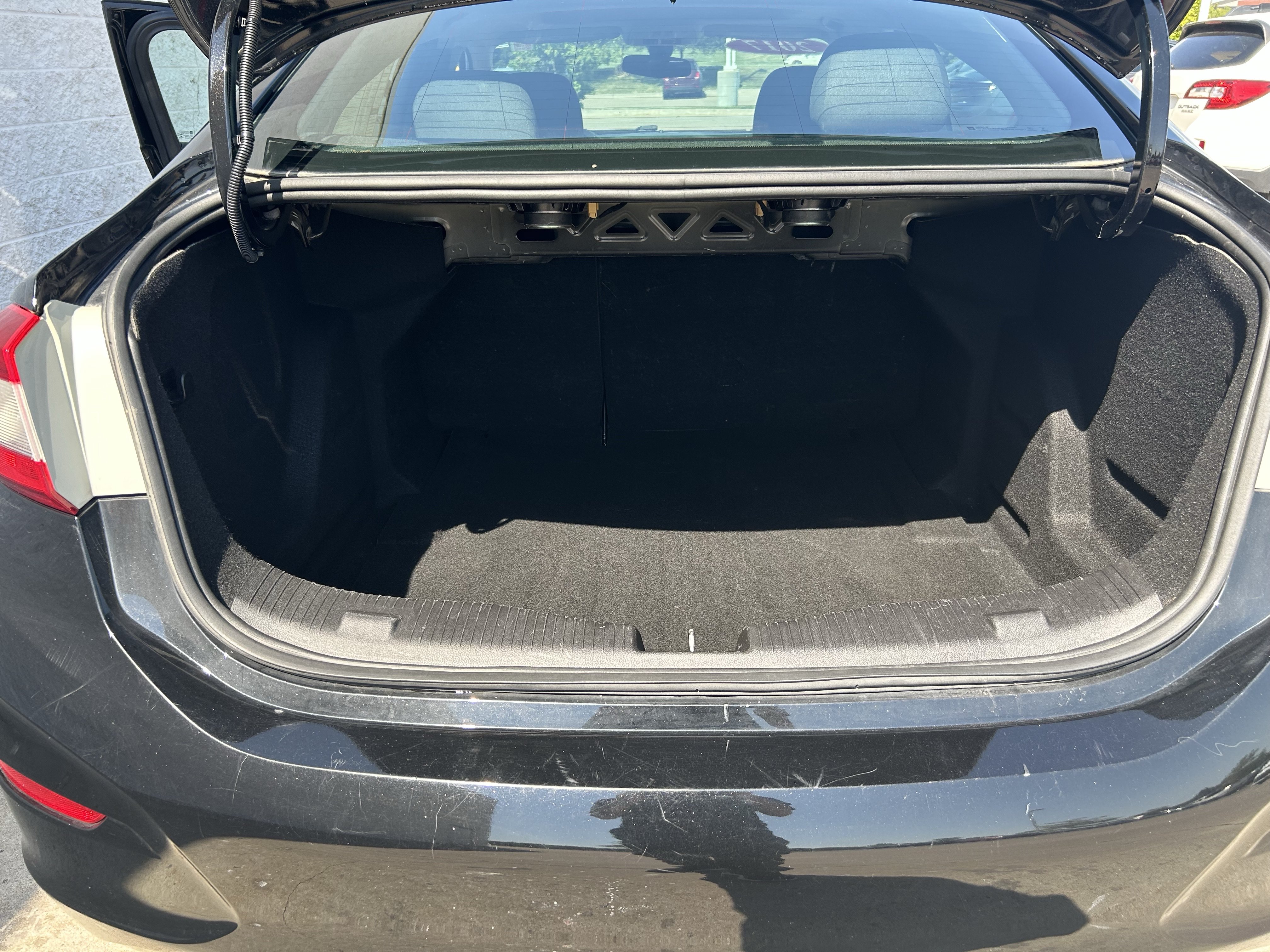 Used 2017 Chevrolet Cruze LT w/ Sun And Sound Package FWD image 10