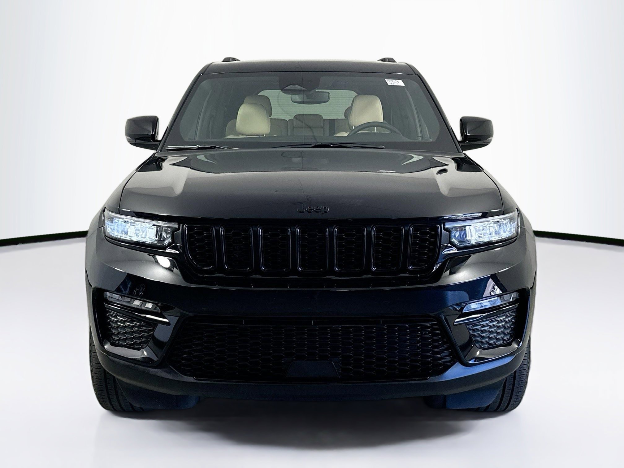 Used 2023 Jeep Grand Cherokee Limited w/ Black Appearance Package image 2