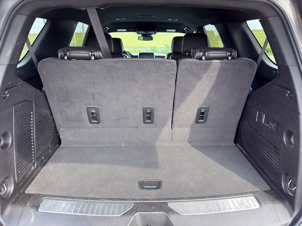 Used 2024 Chevrolet Tahoe Premier AWD/4WD image 32