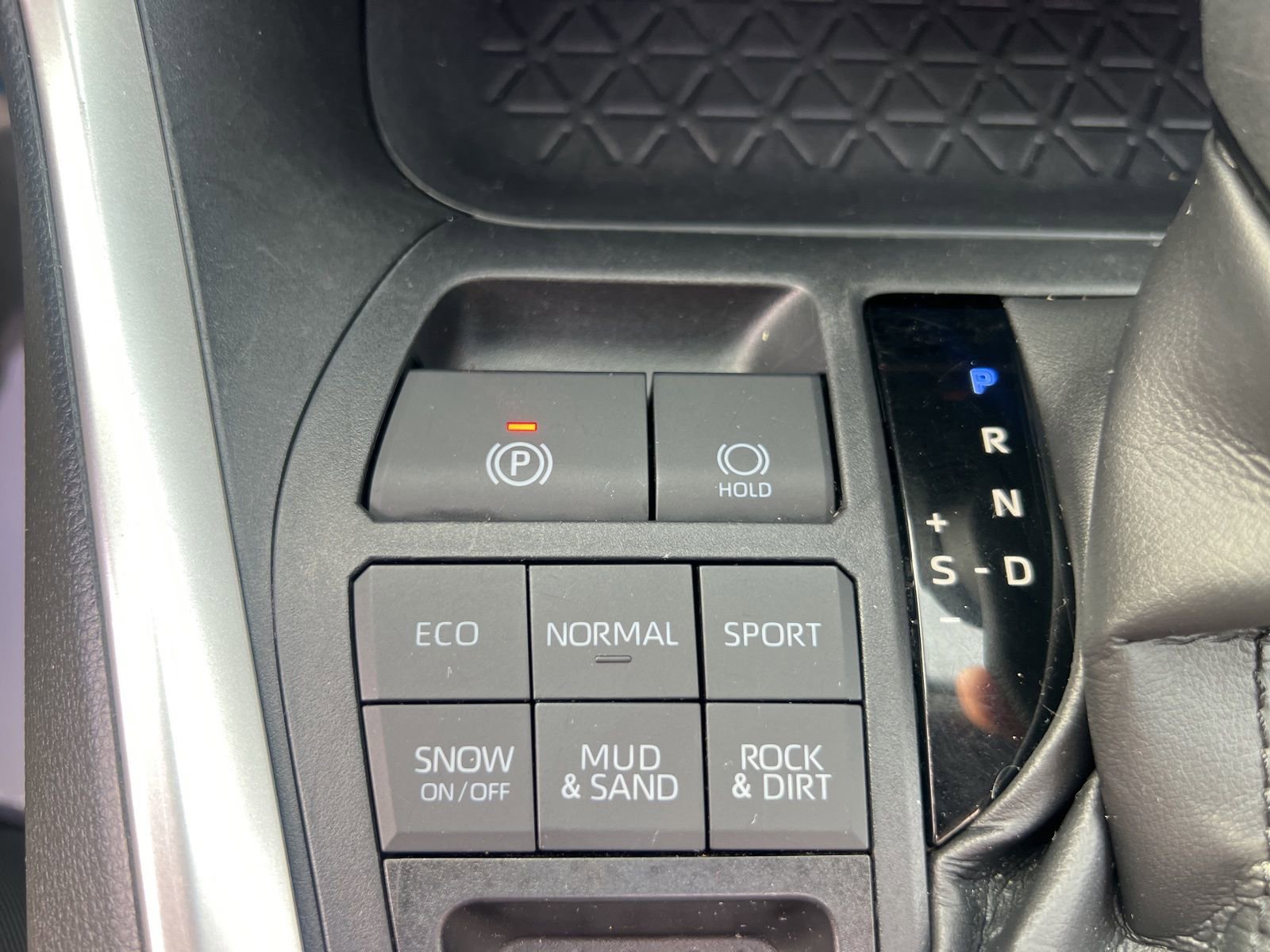 Used 2022 Toyota RAV4 XLE image 37