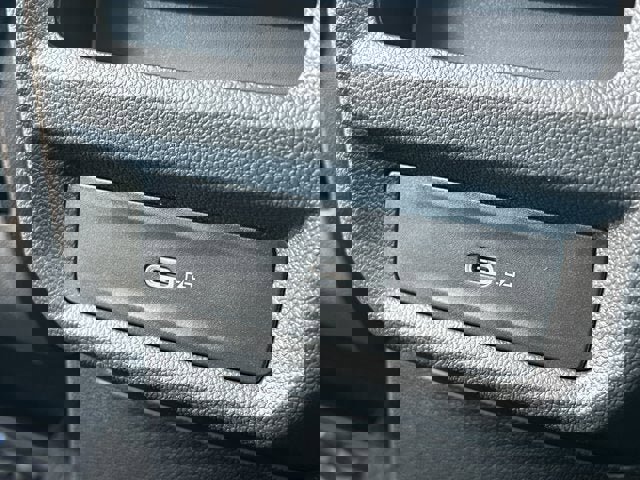 New 2025 Volkswagen Taos SE image 32