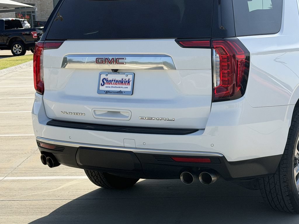 Used 2022 GMC Yukon Denali AWD/4WD image 6