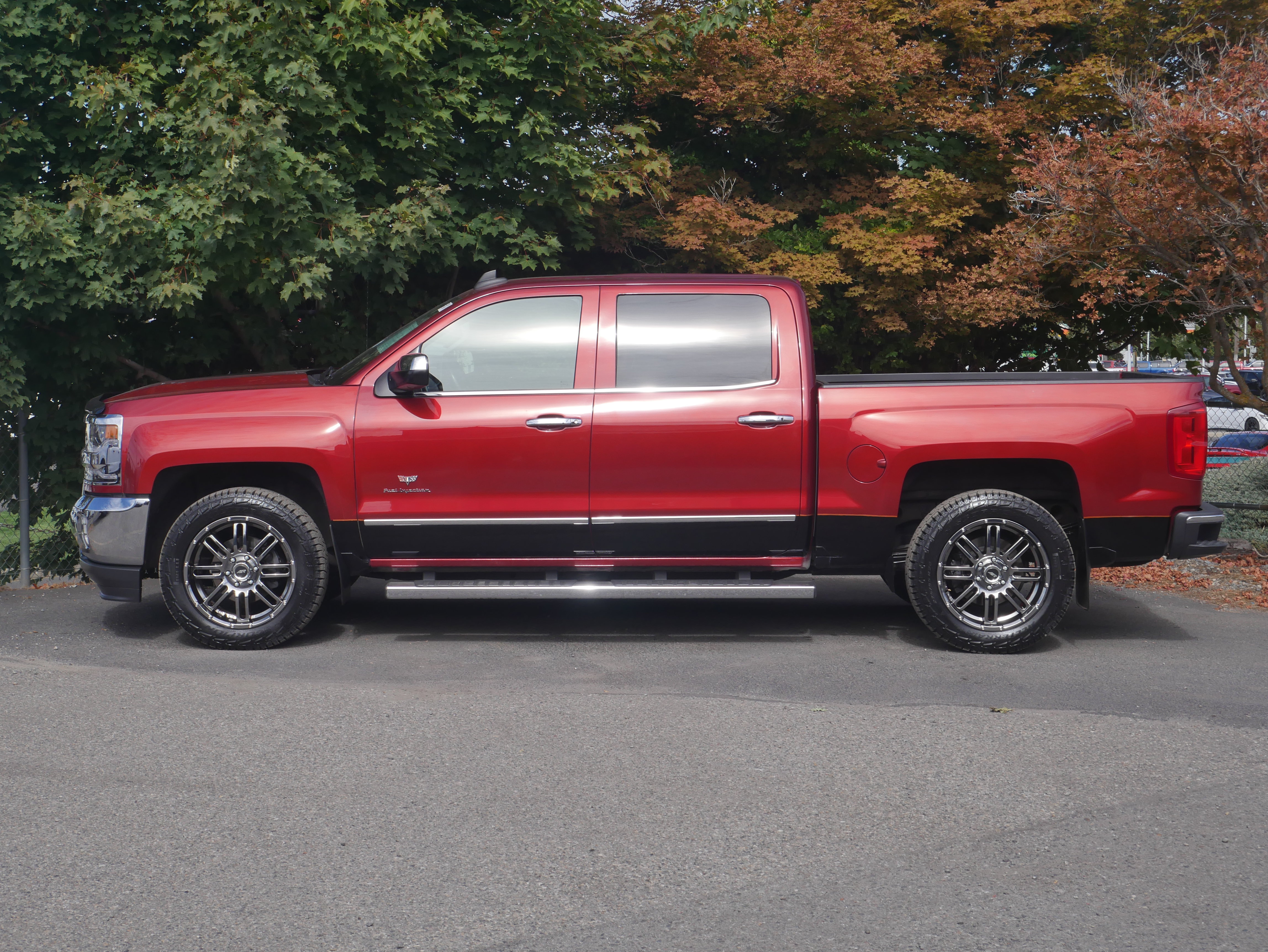 Used 2018 Chevrolet Silverado 1500 LTZ AWD/4WD image 8