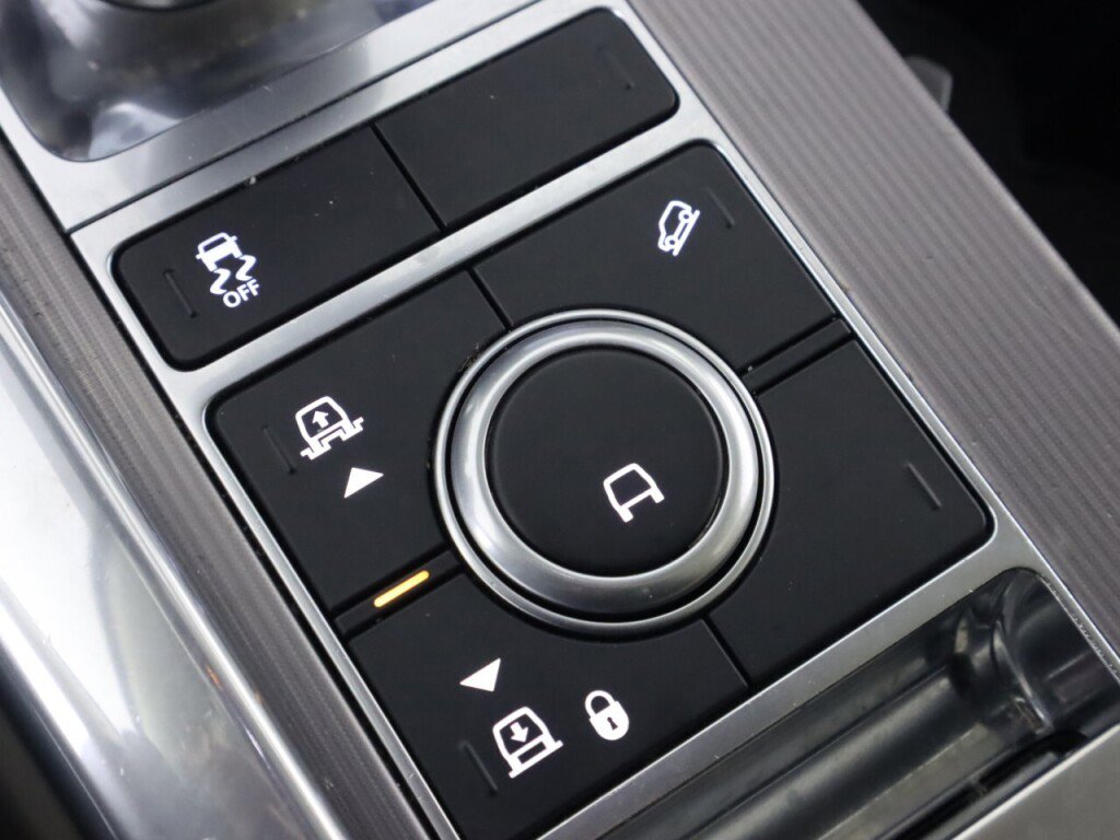 Used 2020 Land Rover Range Rover Sport HSE image 25