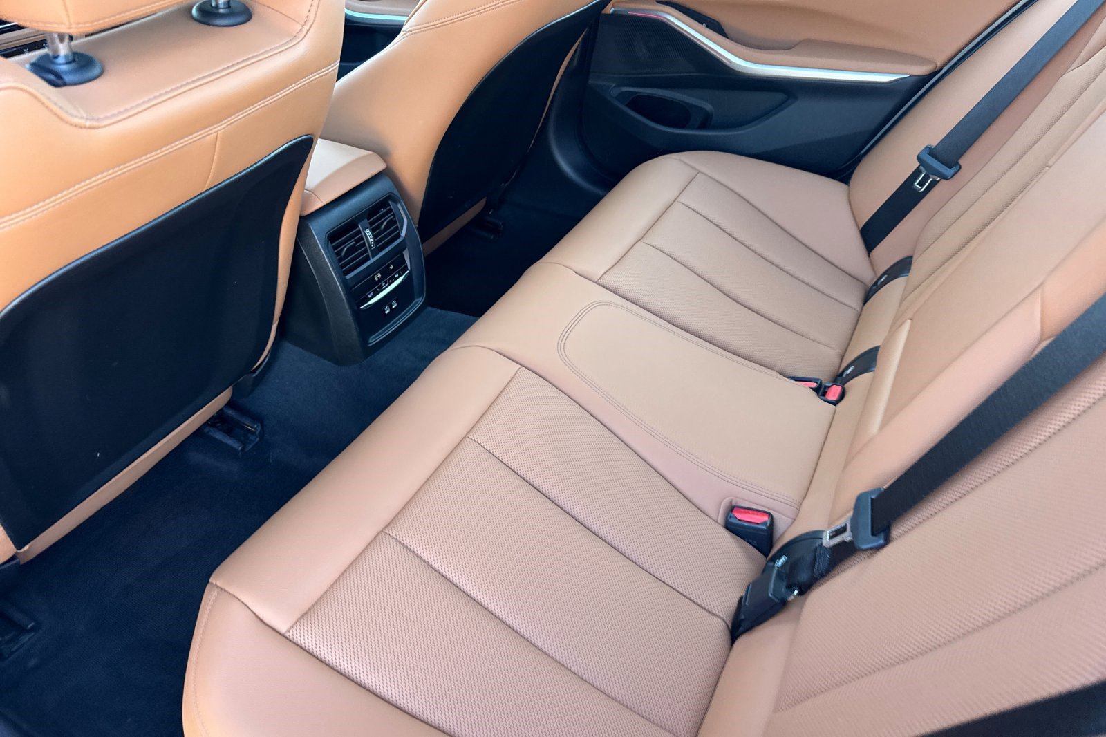 Certified 2024 BMW 330e RWD image 15