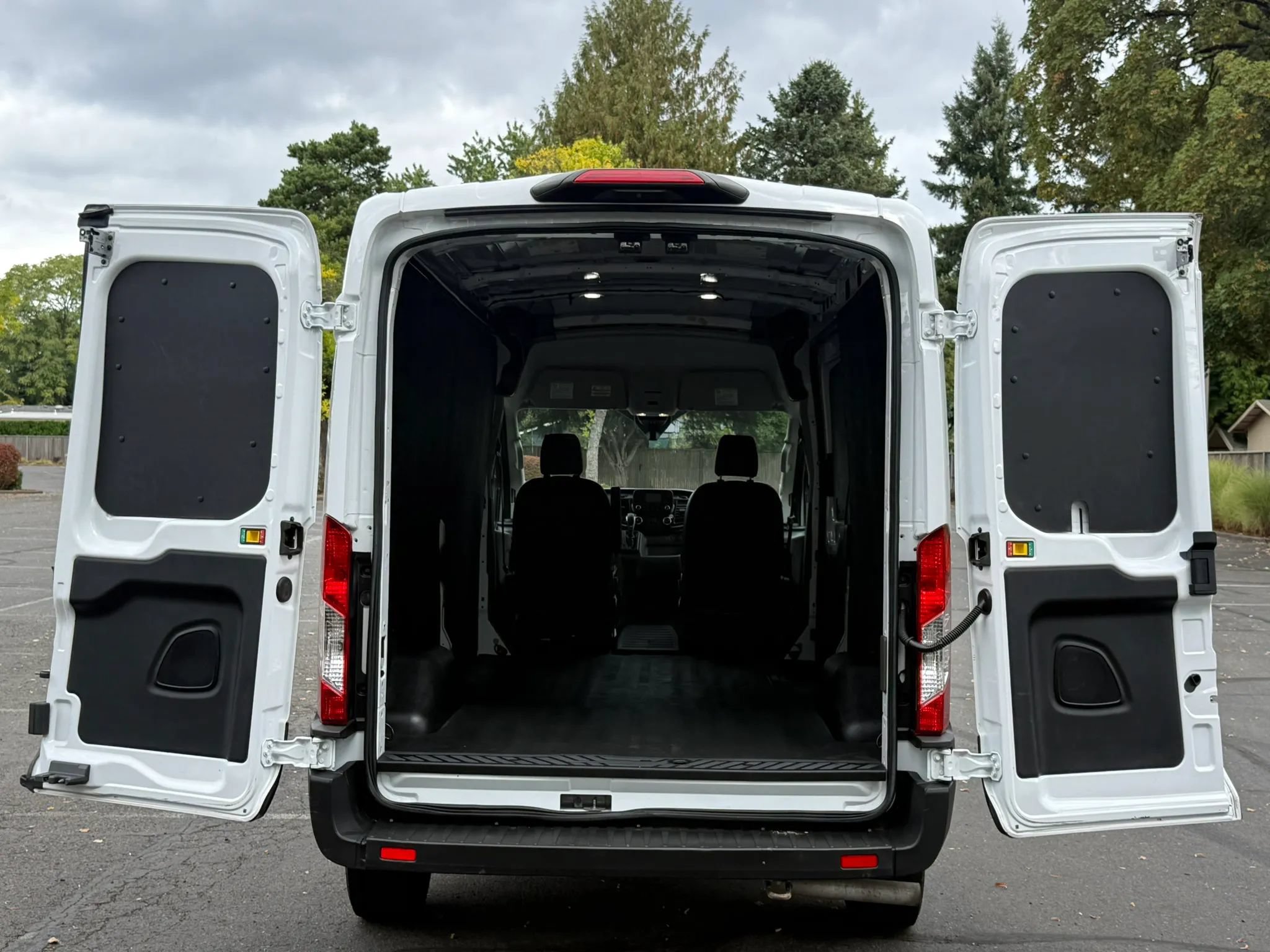 Used 2023 Ford Transit 250 Medium Roof AWD w/ Load Area Protection Package image 10