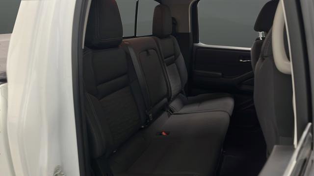 Used 2022 Nissan Frontier SV AWD/4WD image 24