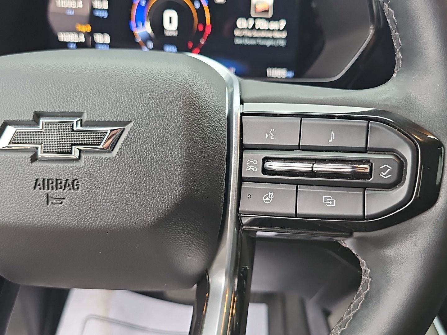 Used 2024 Chevrolet Colorado ZR2 w/ ZR2 Convenience Package III image 24