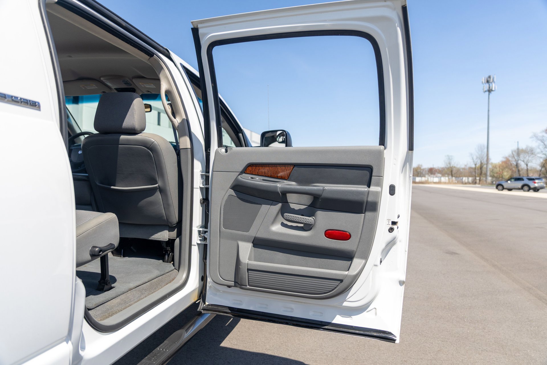 Used 2006 Dodge Ram 2500 Truck SLT w/ Light Group image 35