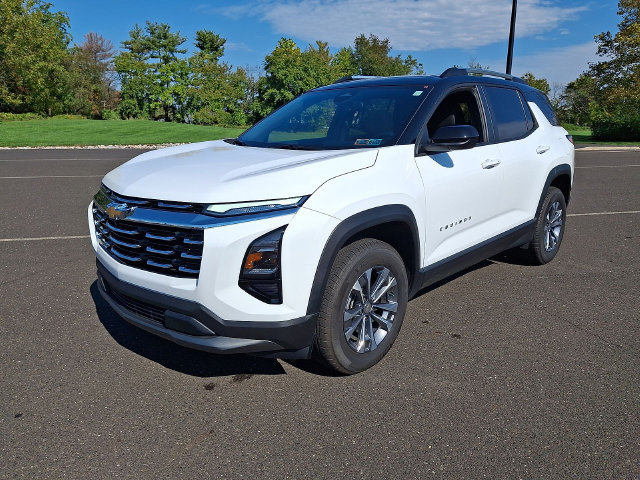Used 2025 Chevrolet Equinox LT AWD/4WD image 4