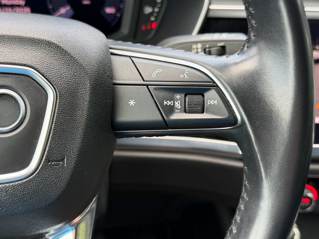 Used 2019 Audi Q3 2.0T Premium w/ Convenience Package AWD/4WD image 24