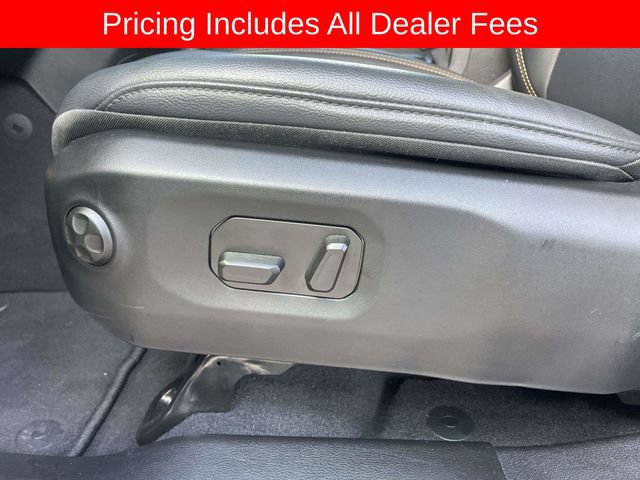 Used 2025 Jeep Wrangler Unlimited Sahara w/ Safety Group AWD/4WD image 23