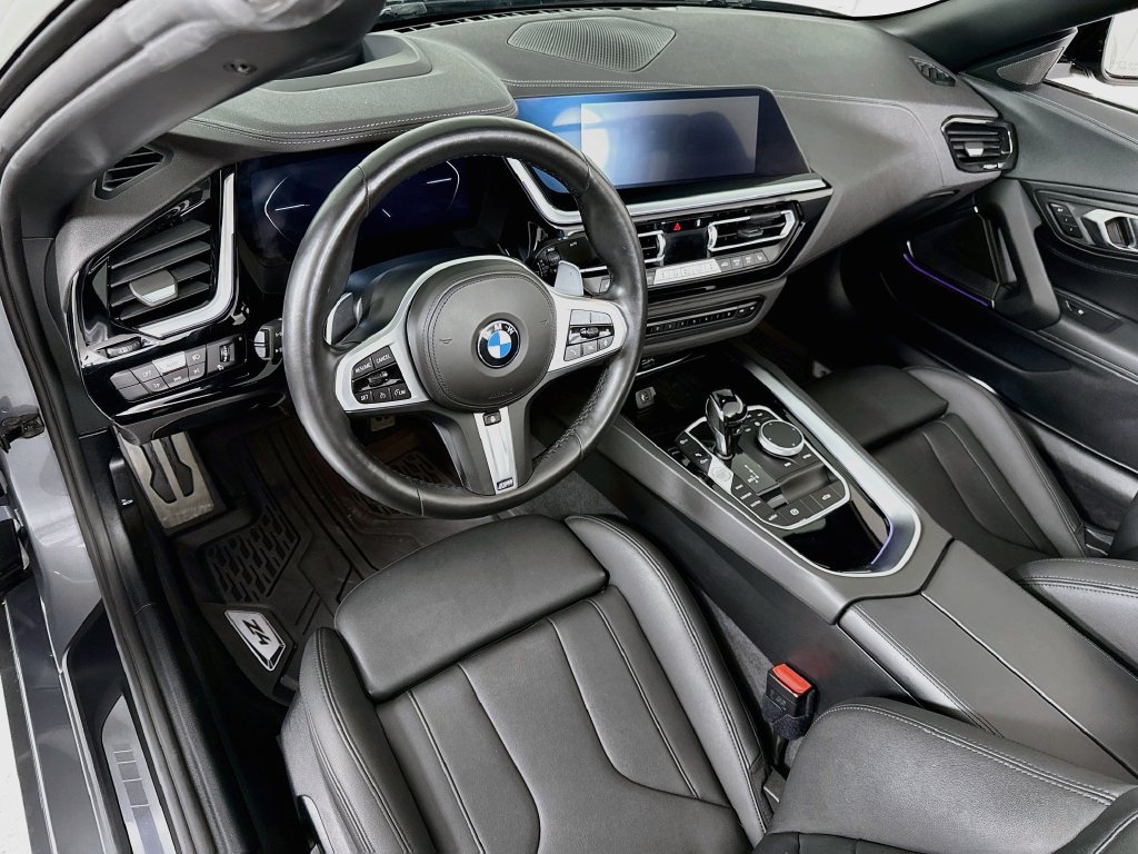 Used 2025 BMW Z4 sDrive30i RWD image 9