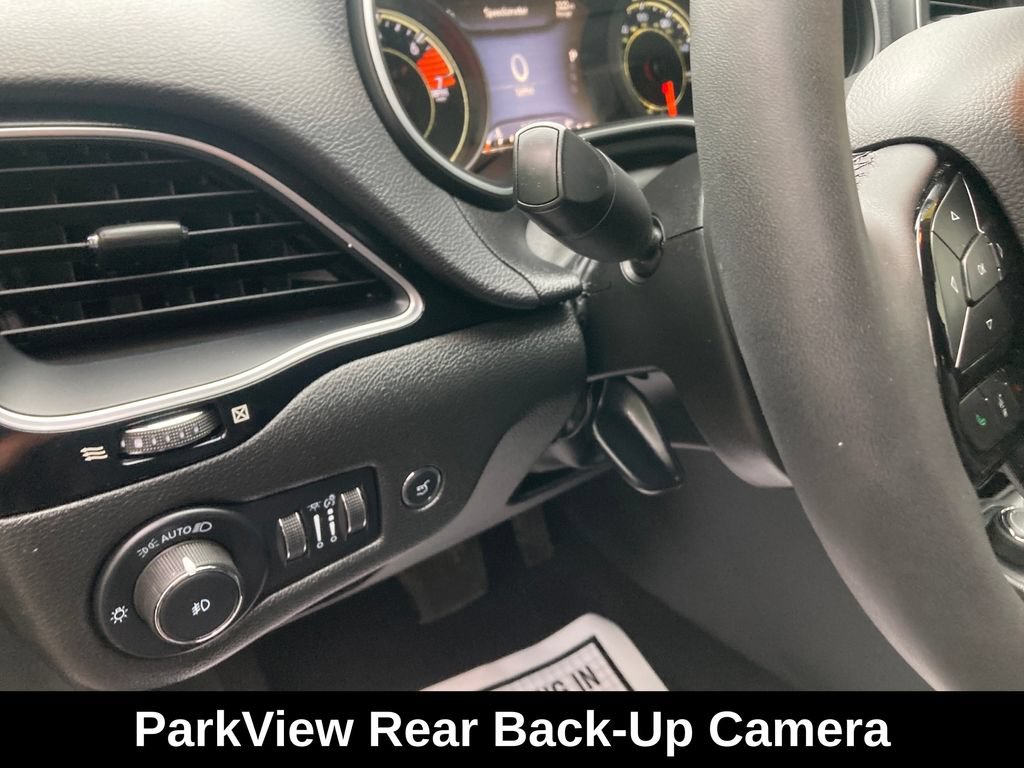 Used 2023 Jeep Cherokee Altitude Lux w/ Elite Group AWD/4WD image 17
