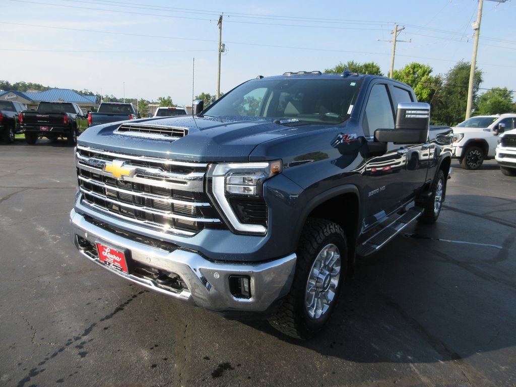 Certified 2025 Chevrolet Silverado 3500 LTZ w/ LTZ Premium Package AWD/4WD image 14