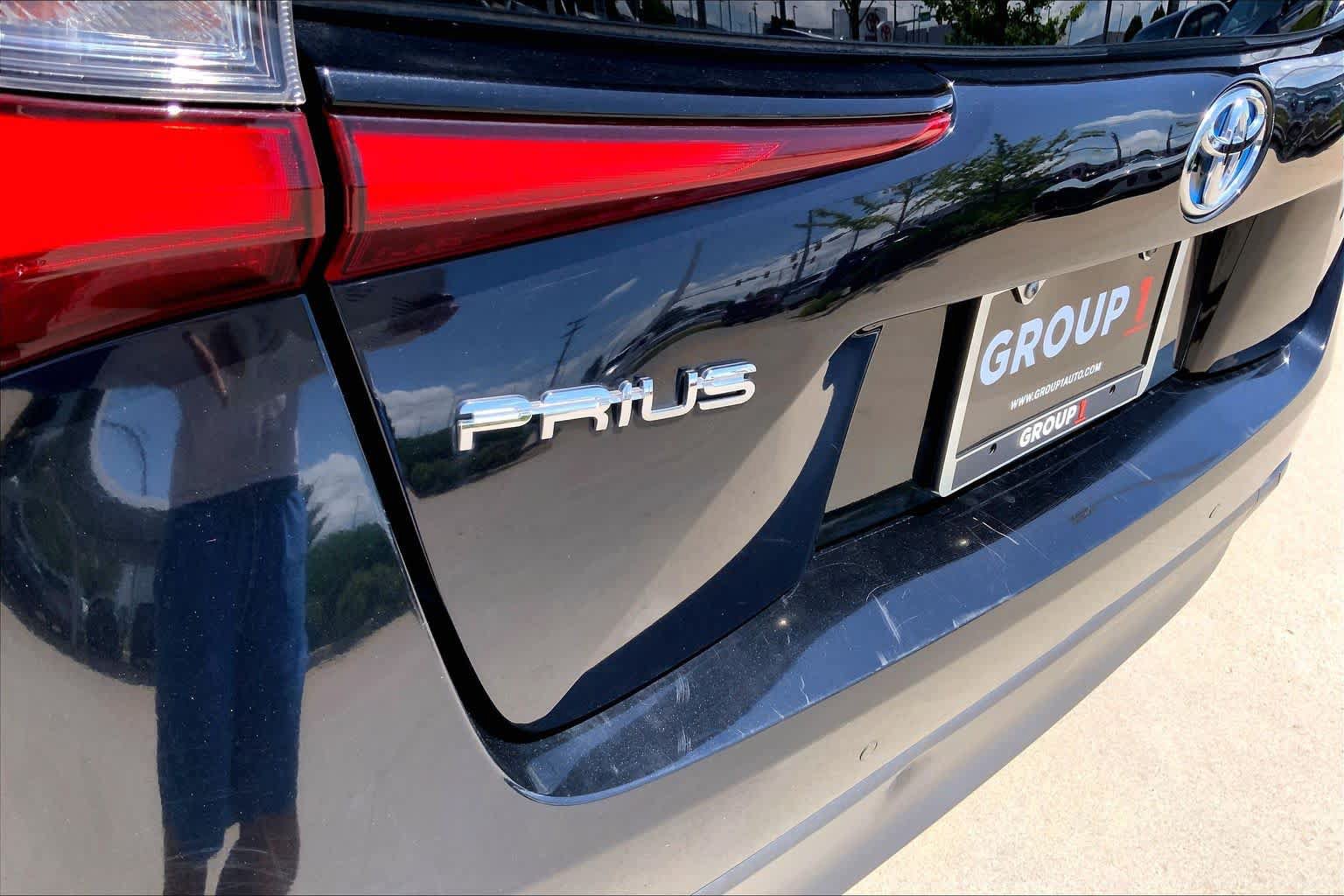 Used 2020 Toyota Prius LE FWD image 29
