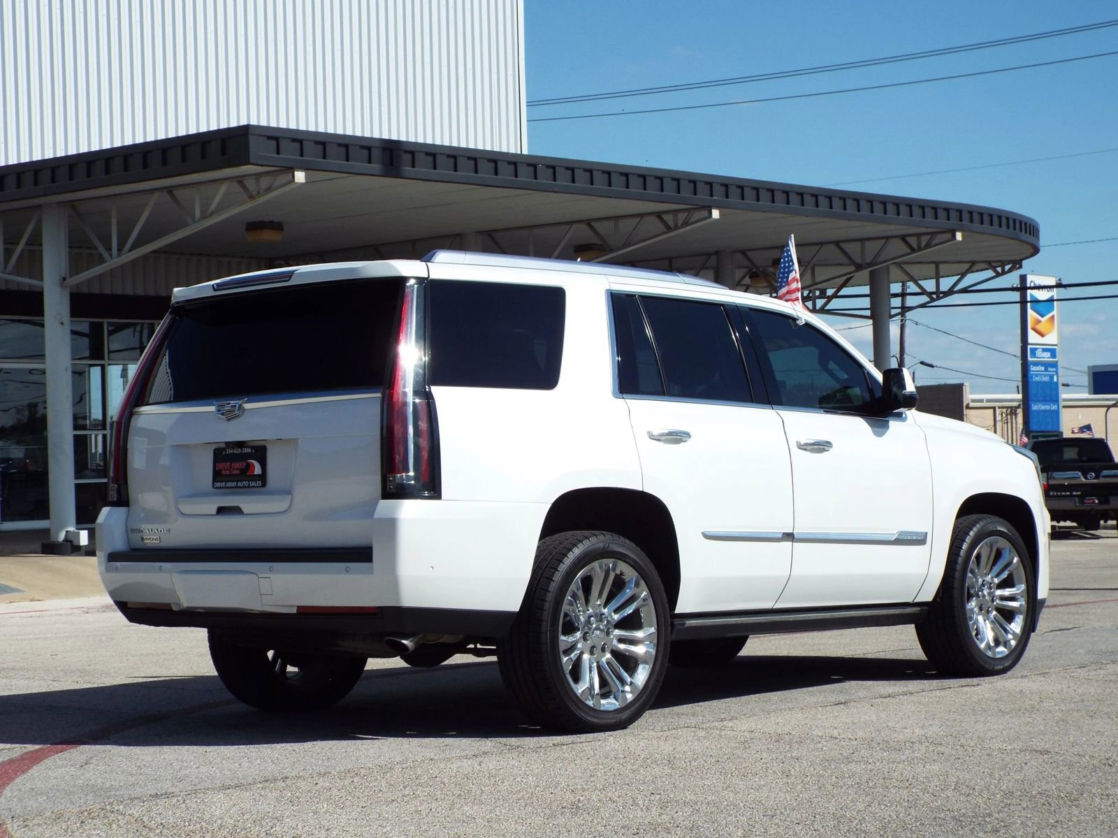 Used 2017 Cadillac Escalade Premium Luxury w/ LPO, Radiant Package RWD image 6