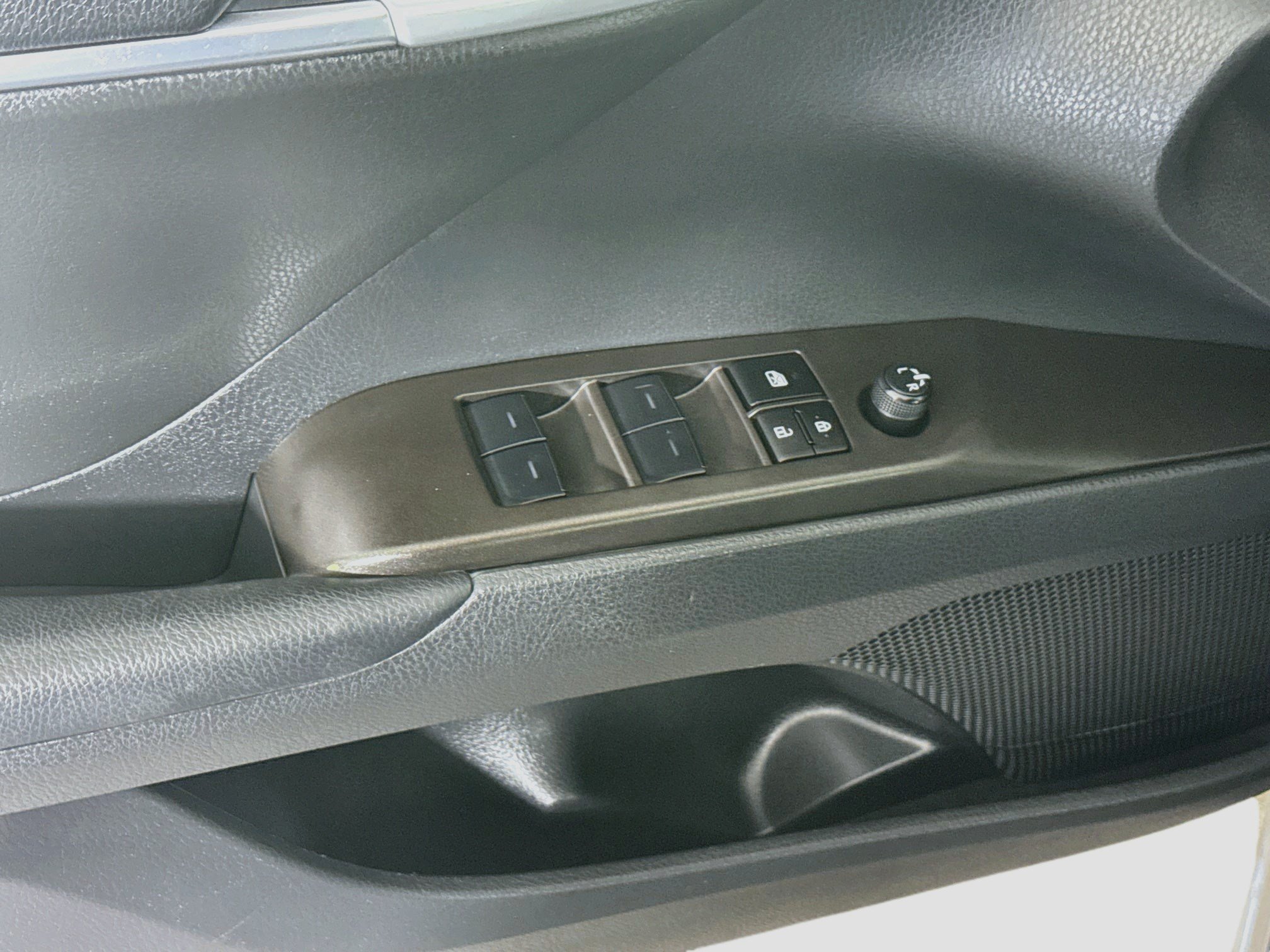 Used 2024 Toyota Camry SE FWD image 23