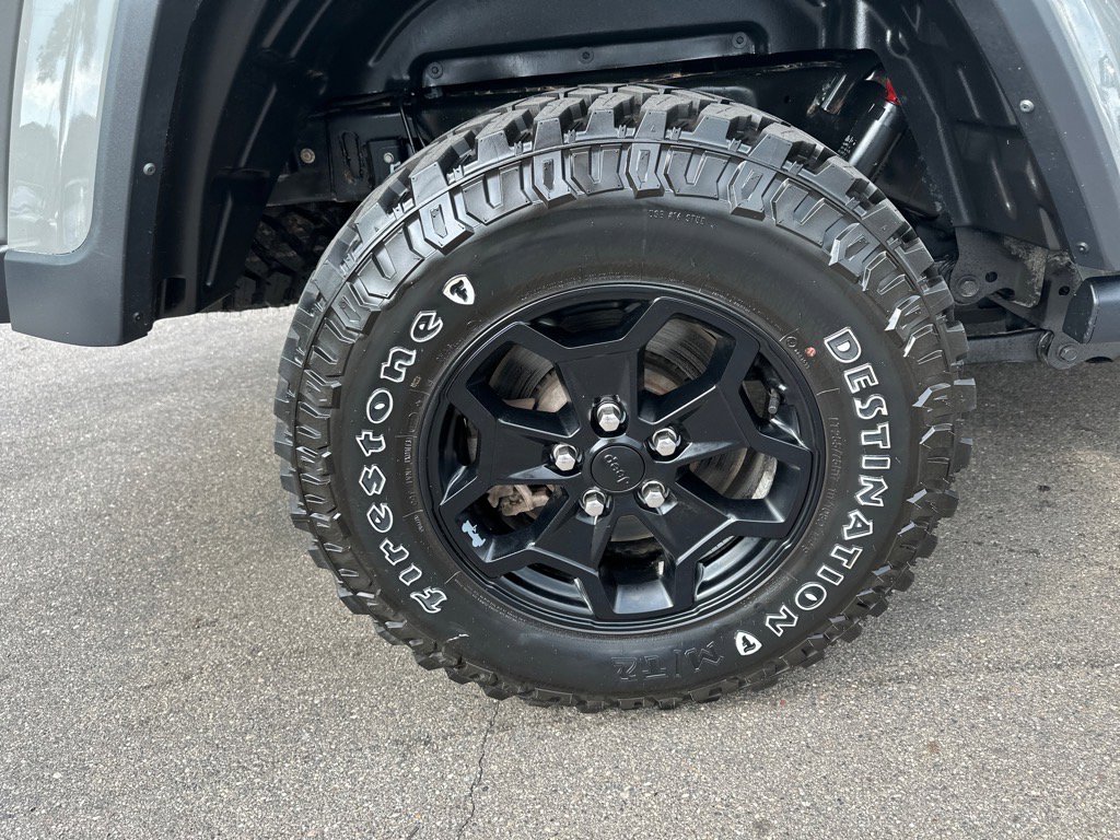 Used 2022 Jeep Gladiator Willys image 12