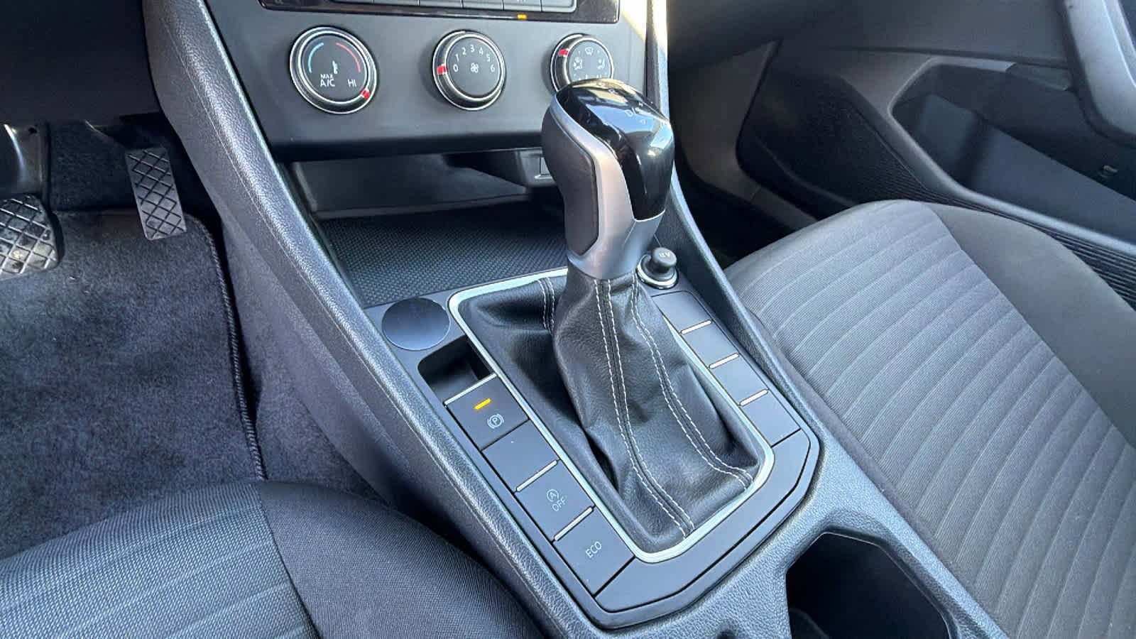 Used 2024 Volkswagen Jetta S image 13