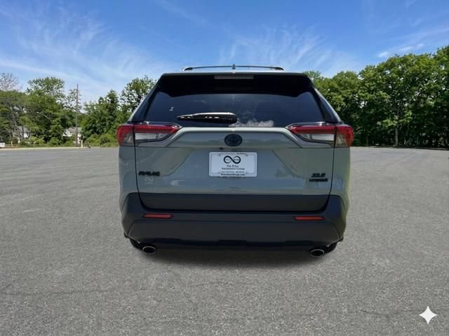 Used 2023 Toyota RAV4 XLE Premium AWD/4WD image 7