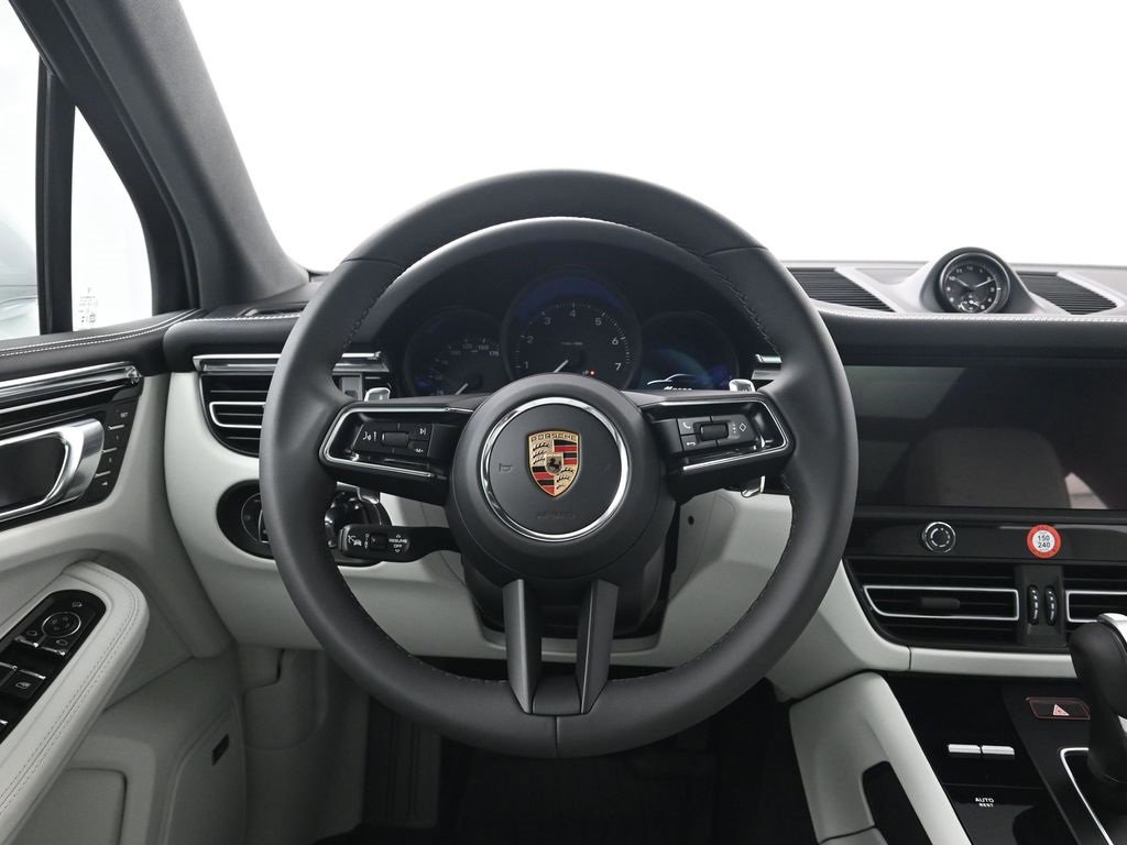 New 2026 Porsche Macan image 13