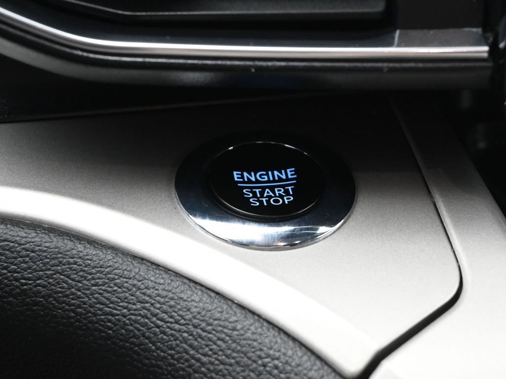 Certified 2022 Ford Explorer XLT w/ Equipment Group 202A image 19