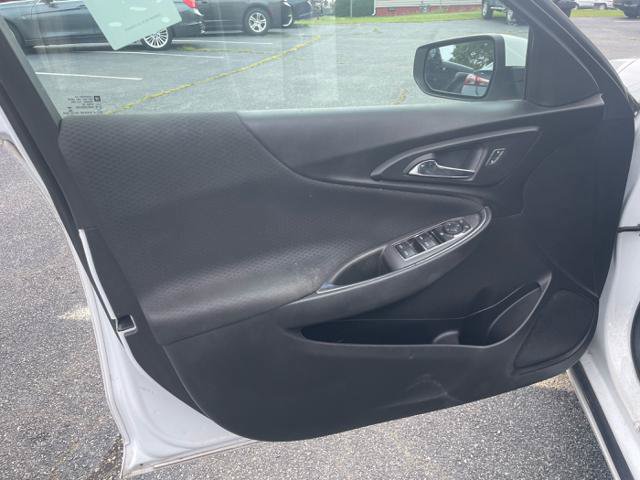 Used 2019 Chevrolet Malibu LT FWD image 10