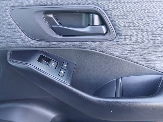 Used 2023 Nissan Rogue S image 16