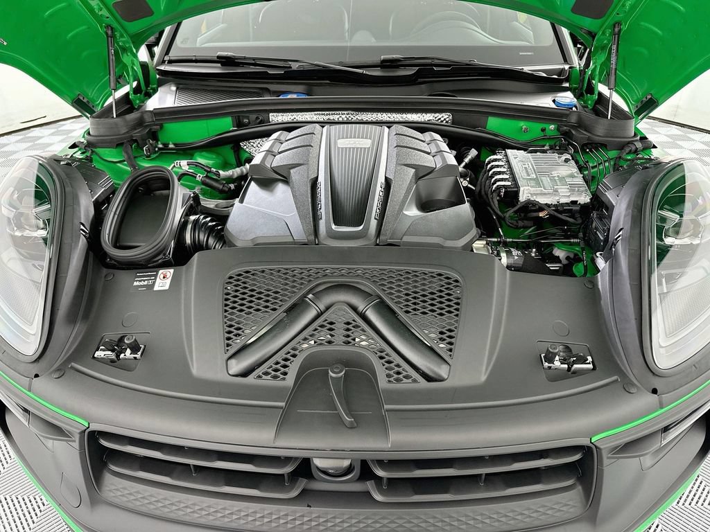New 2026 Porsche Macan GTS AWD/4WD image 32