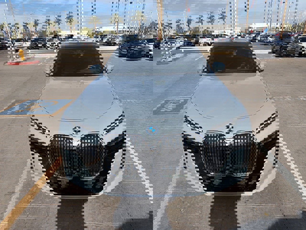 Used 2024 BMW i7 xDrive60 image 2