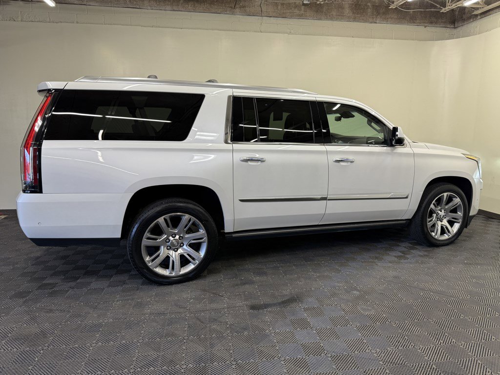 Used 2017 Cadillac Escalade ESV Premium Luxury AWD/4WD image 10