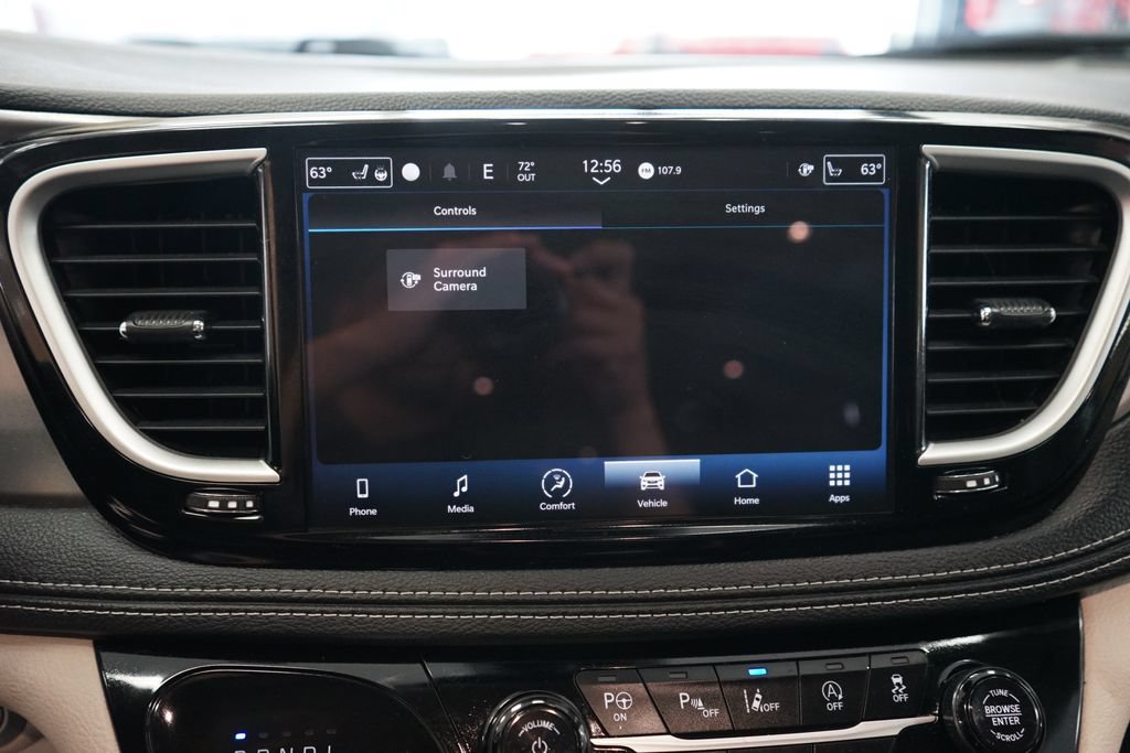 Used 2023 Chrysler Pacifica Touring-L AWD/4WD image 36
